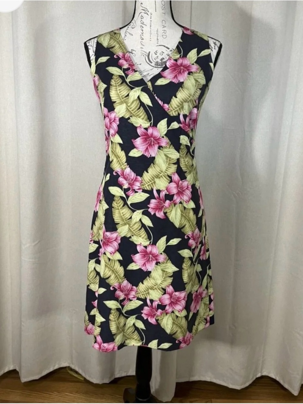 Tommy Bahama Dress Vintage Floral Print 100% Silk Sleeveless